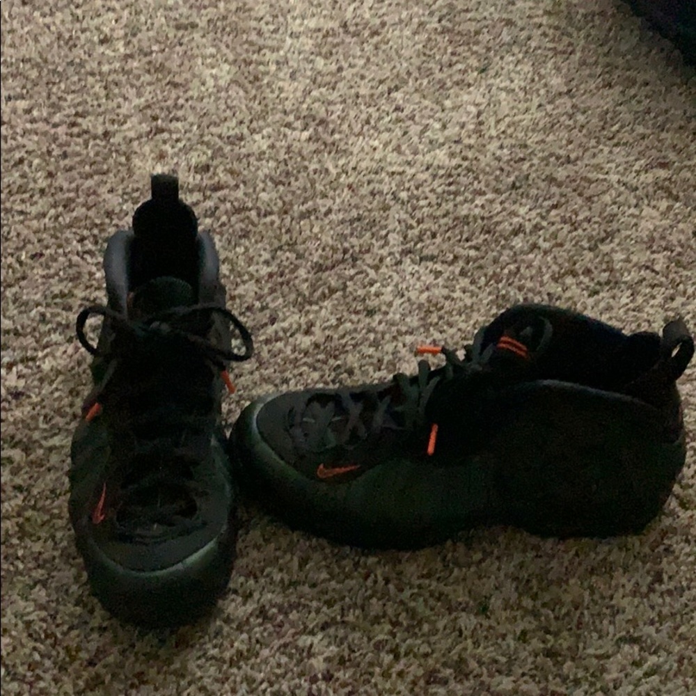 Foamposities (Never worn)